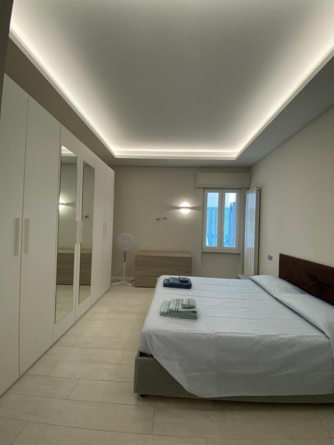 Casa Dante: Oneglia Centro-Marina-Spiagge Apartment Imperia Exterior photo