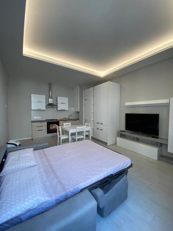 Casa Dante: Oneglia Centro-Marina-Spiagge Apartment Imperia Exterior photo