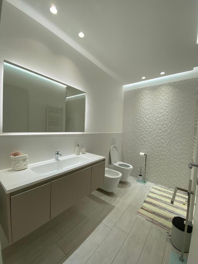 Casa Dante: Oneglia Centro-Marina-Spiagge Apartment Imperia Exterior photo