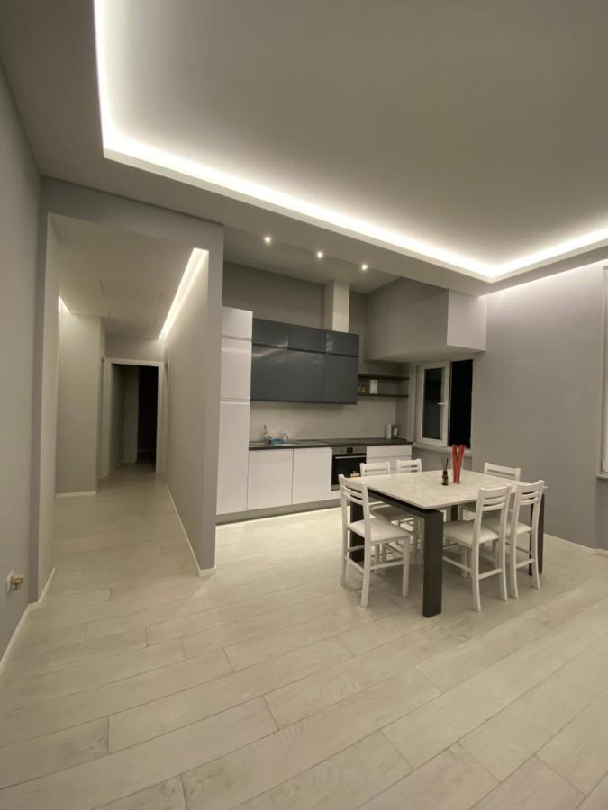 Casa Dante: Oneglia Centro-Marina-Spiagge Apartment Imperia Exterior photo