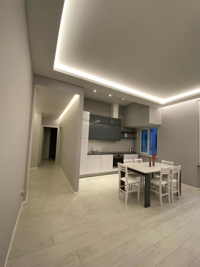 Casa Dante: Oneglia Centro-Marina-Spiagge Apartment Imperia Exterior photo