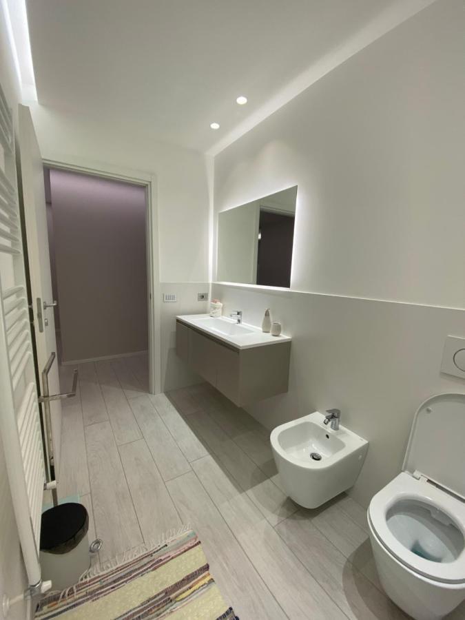 Casa Dante: Oneglia Centro-Marina-Spiagge Apartment Imperia Exterior photo