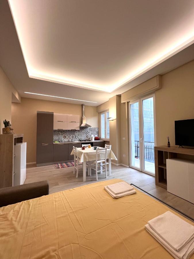 Casa Dante: Oneglia Centro-Marina-Spiagge Apartment Imperia Exterior photo